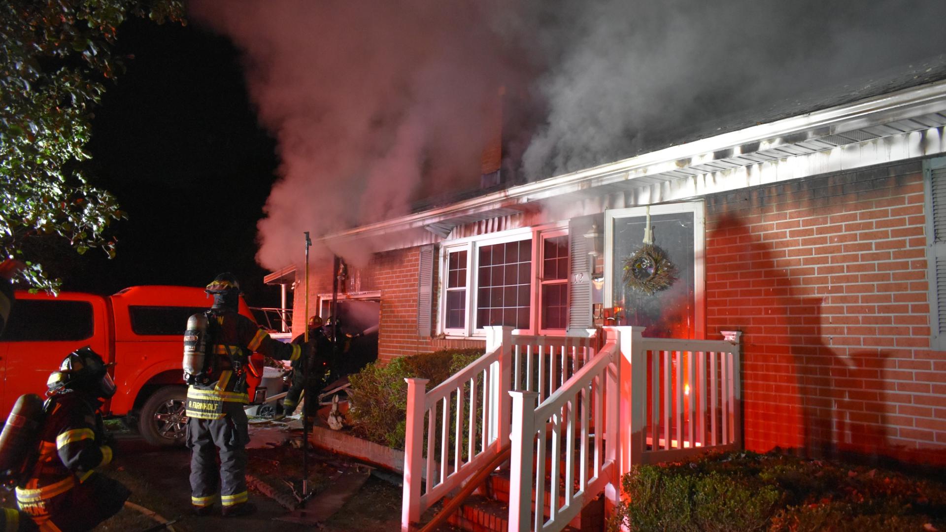 Hampton firefighter hurt battling house fire | 13newsnow.com