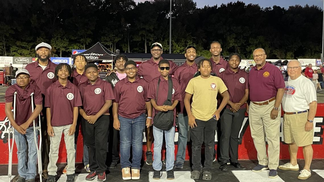 Hampton Roads' 200+ Men Foundation helps young Black men, boys - Vimarsana News