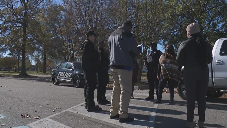 Portsmouth police, churches partner to deliver Thanksgiving meals