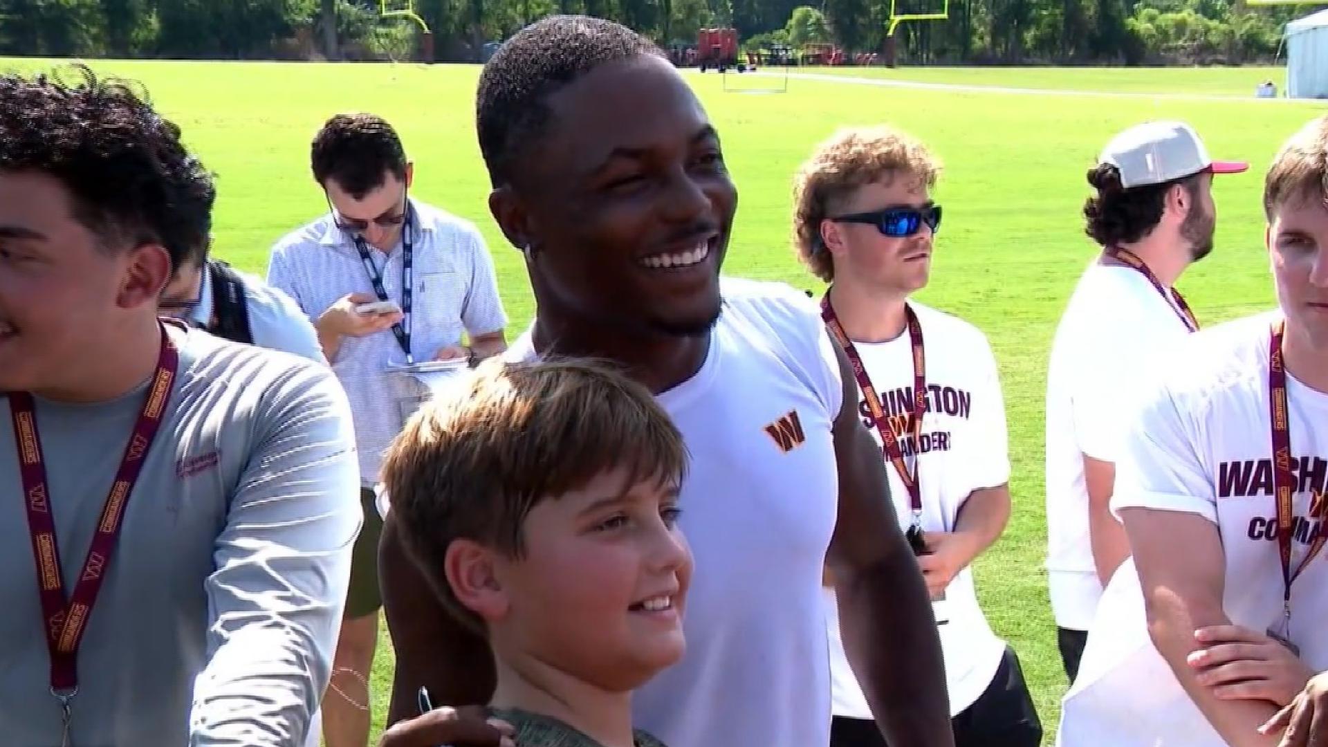 McLaurin’s appearance fired up fans, who lined up for autographs and photos with the Pro Bowl veteran.