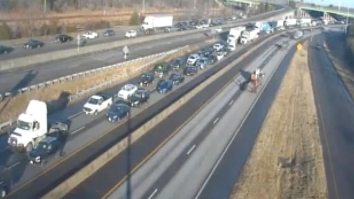 MMMBT multi-vehicle crash closed I-664 southbound lanes Tuesday