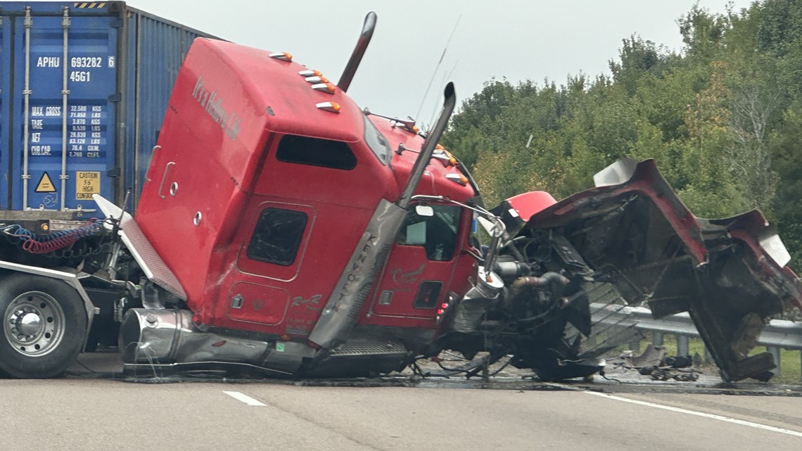 Woman killed in vehicle crash on Highway 17 in Chesapeake
