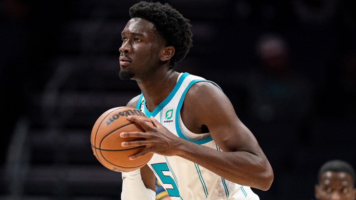 Former Norfolk Academy Bulldog Mark Williams Reportedly Traded to Lakers