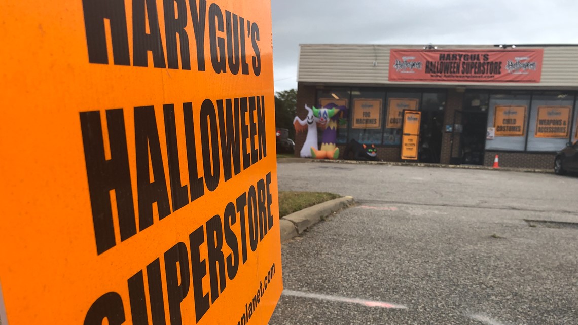 Virginia Beach Halloween store impacted by supply chain issues