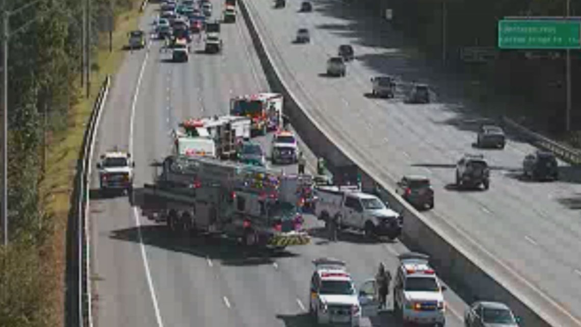 VDOT worker hurt in crash on I264 in Virginia Beach