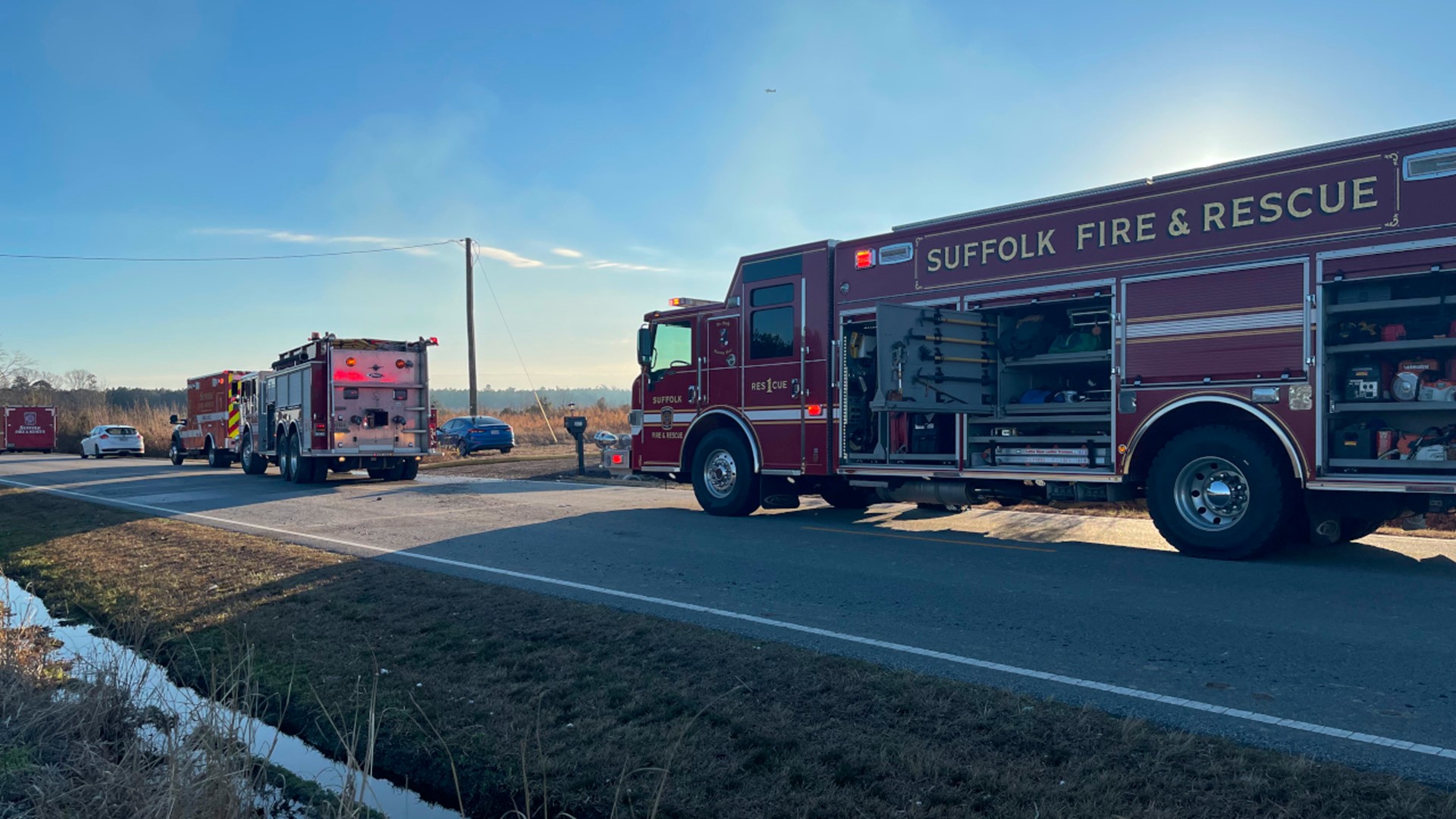 2 killed in small plane crash in Suffolk