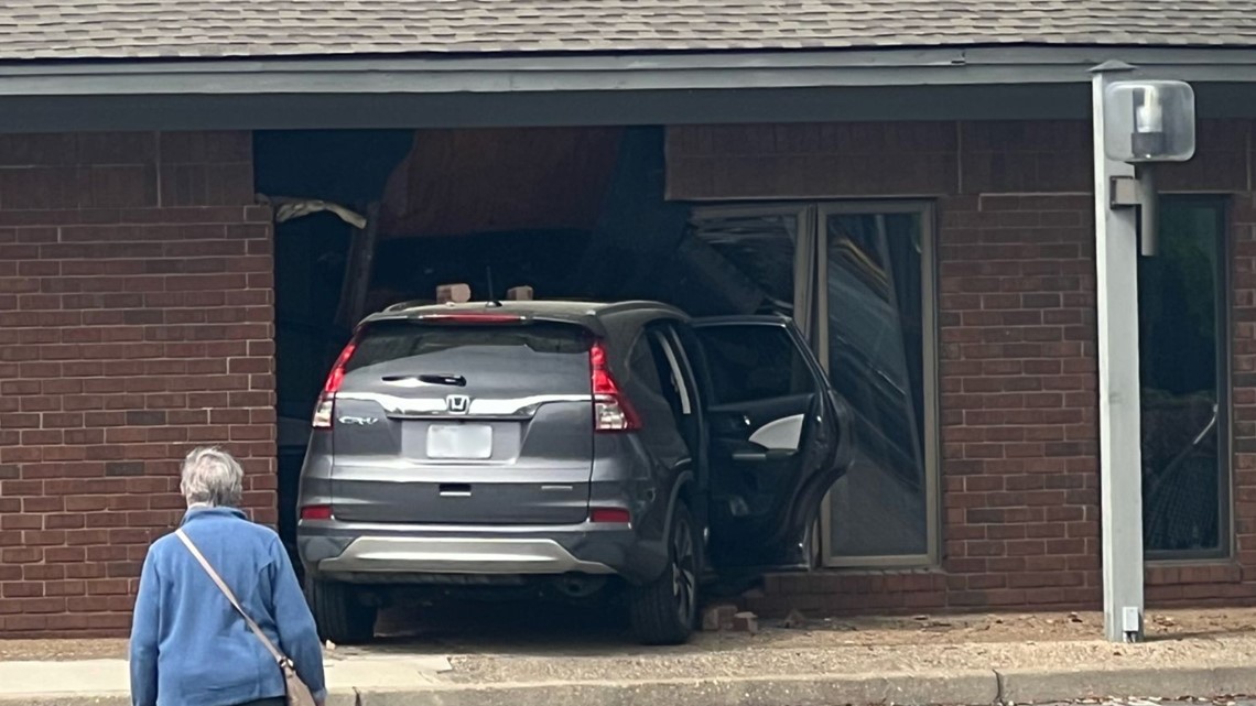 Virginia Beach crash into physical therapy office causes damage ...