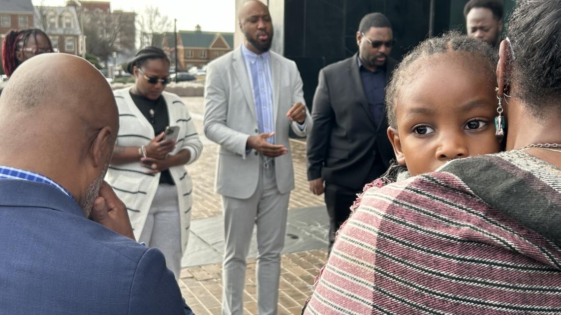 Family of slain Hampton teen begs community to put the guns down - Vimarsana News