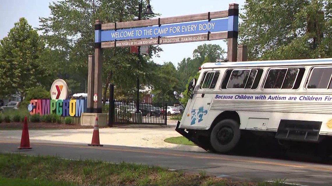 Bus carrying 20 kids crashes into ditch in Virginia Beach