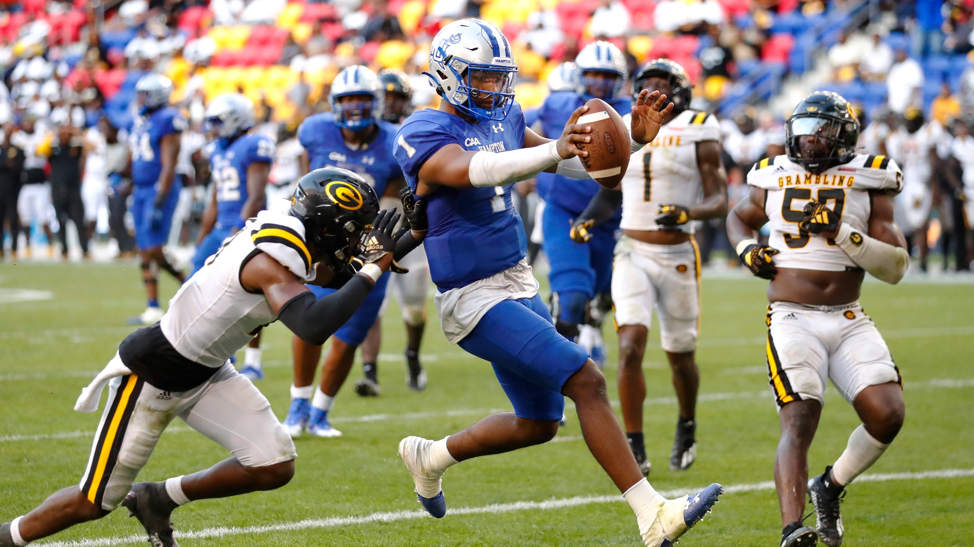 Zellous scores 4 TDs, Hampton holds off Grambling 3531 in inaugural