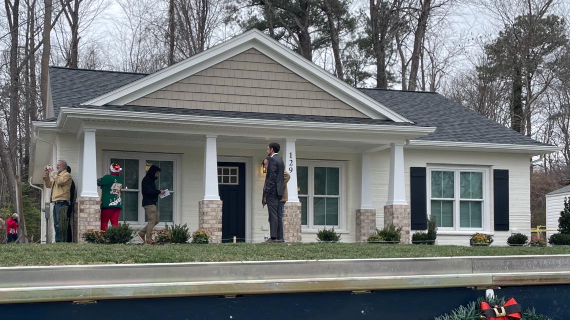 Virginia family gets keys to Habitat for Humanity's first 3D-printed home  in the US - KESQ