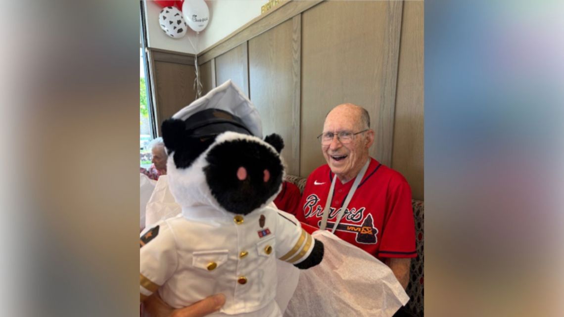 World War II Navy veteran celebrates 99th birthday — Chick-fil-A style